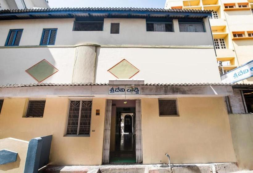 בית מלון כפרי Spot On 75742 Sri Devi Lodge