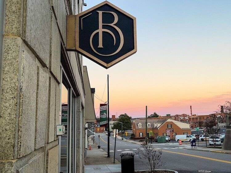 The Bee Hotel, Danville