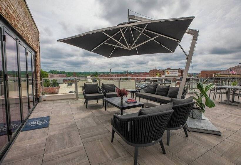 The Bee Hotel, Danville