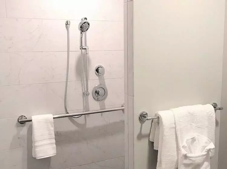 The Bee Hotel, Danville