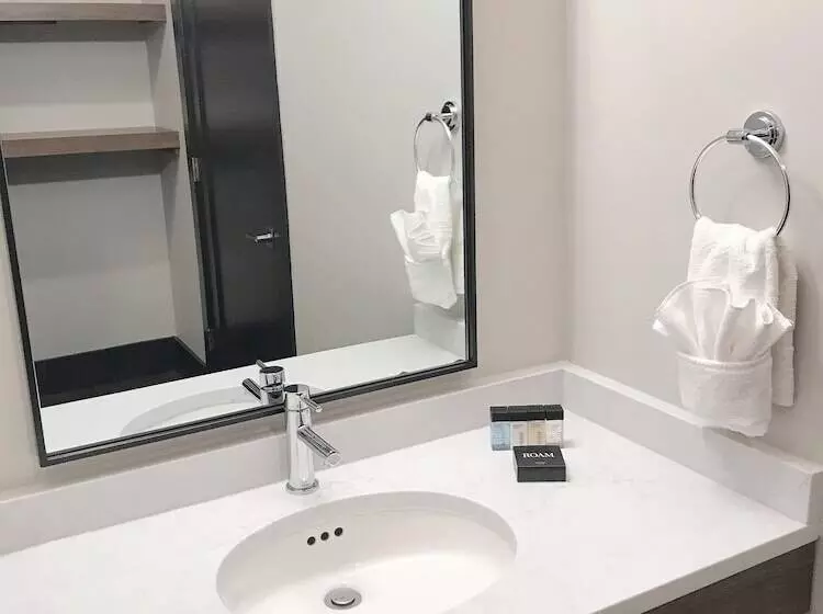 The Bee Hotel, Danville