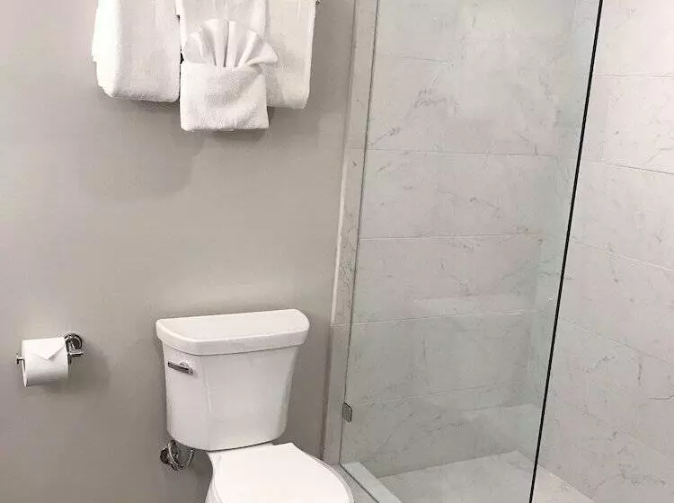 The Bee Hotel, Danville