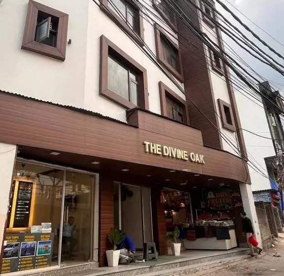 ホテル The Divine Oak