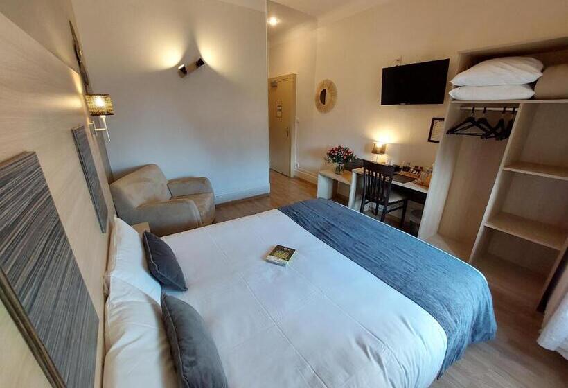 Logis Loire Hotel   Les Cocottes Restaurant