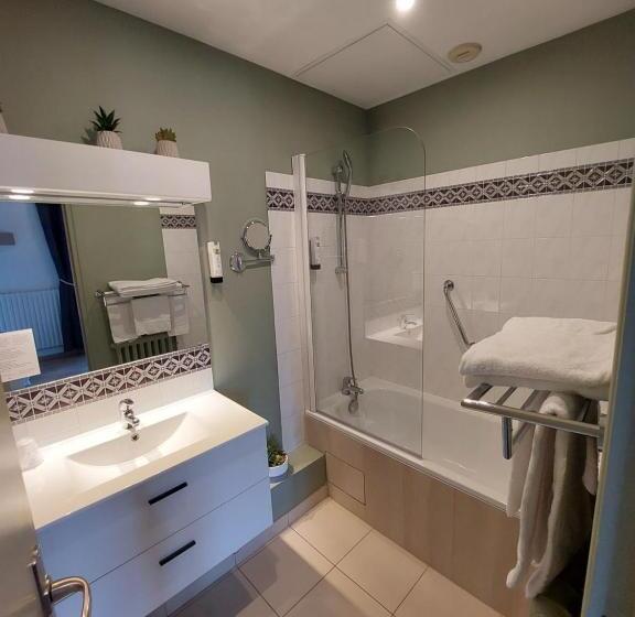 Logis Loire Hotel   Les Cocottes Restaurant