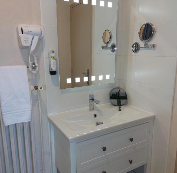 Logis Loire Hotel   Les Cocottes Restaurant