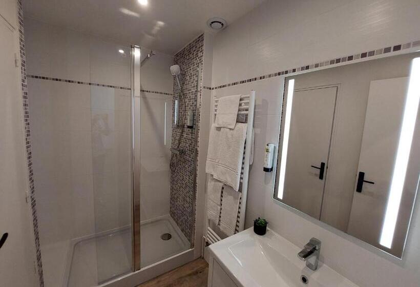 Logis Loire Hotel   Les Cocottes Restaurant