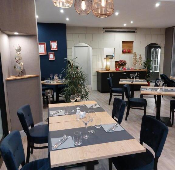 Logis Loire Hotel   Les Cocottes Restaurant