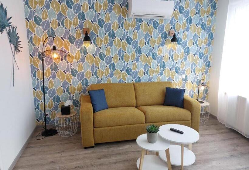 Logis Loire Hotel   Les Cocottes Restaurant