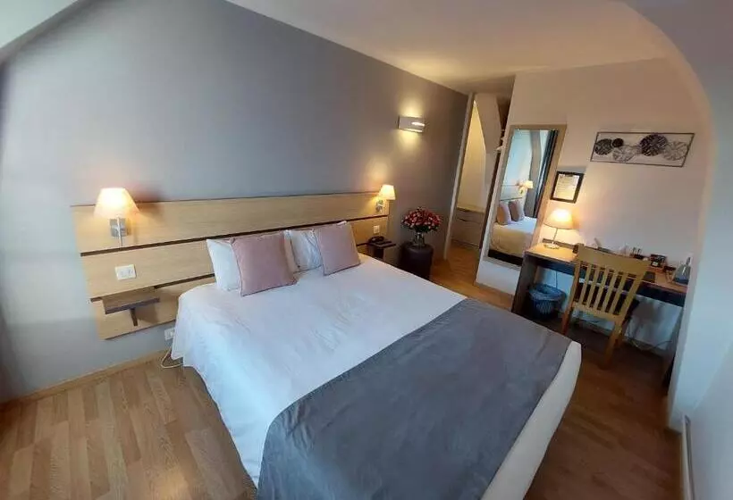 Logis Loire Hotel   Les Cocottes Restaurant