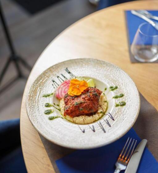 Logis Loire Hotel   Les Cocottes Restaurant