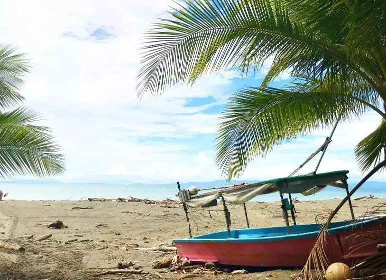 تختخواب و صبحانه Pacific Edge Eco Lodge