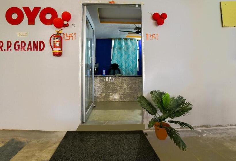 فندق Oyo 76227 R P Grand