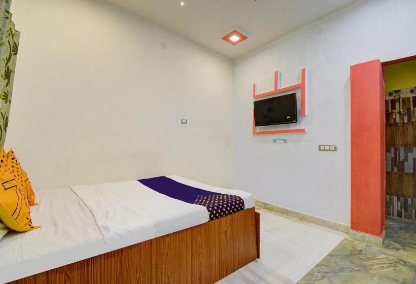 בית מלון כפרי Spot On 76306 New Bor Tiger Resort