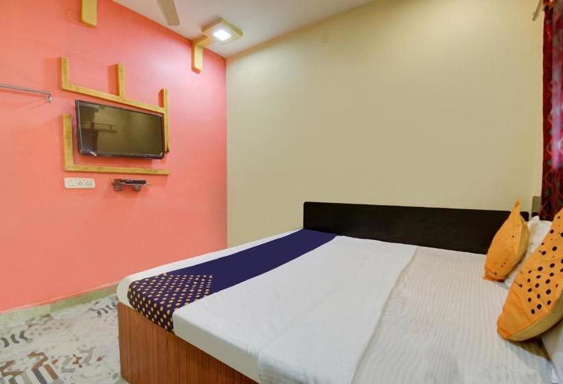 בית מלון כפרי Spot On 76306 New Bor Tiger Resort