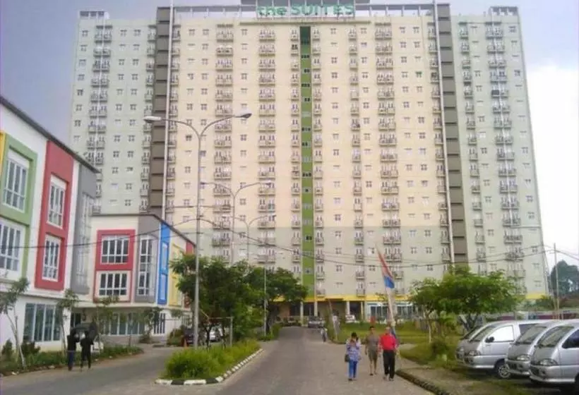 ホテル Apartement The Suite Metro By Prisma Utama