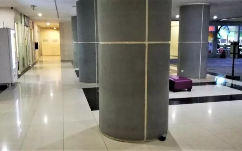ホテル Apartement The Suite Metro By Prisma Utama