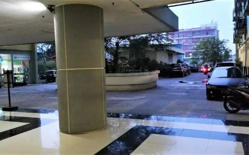 ホテル Apartement The Suite Metro By Prisma Utama