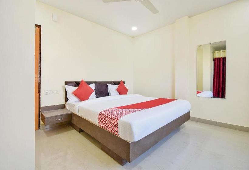 ホテル Oyo 45331  Sant Kripa