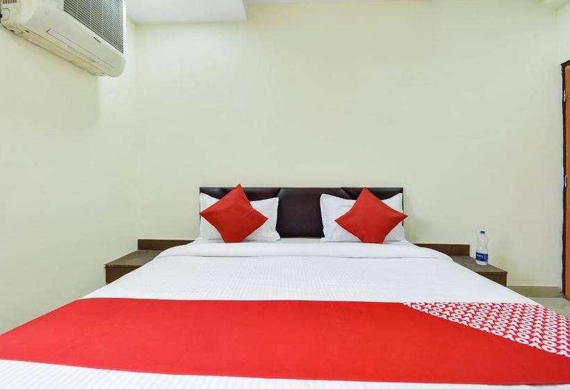 ホテル Oyo 45331  Sant Kripa