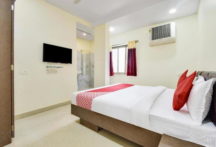 ホテル Oyo 45331  Sant Kripa