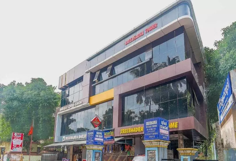 هتل Spot On Sree Bhadra Tourist Home