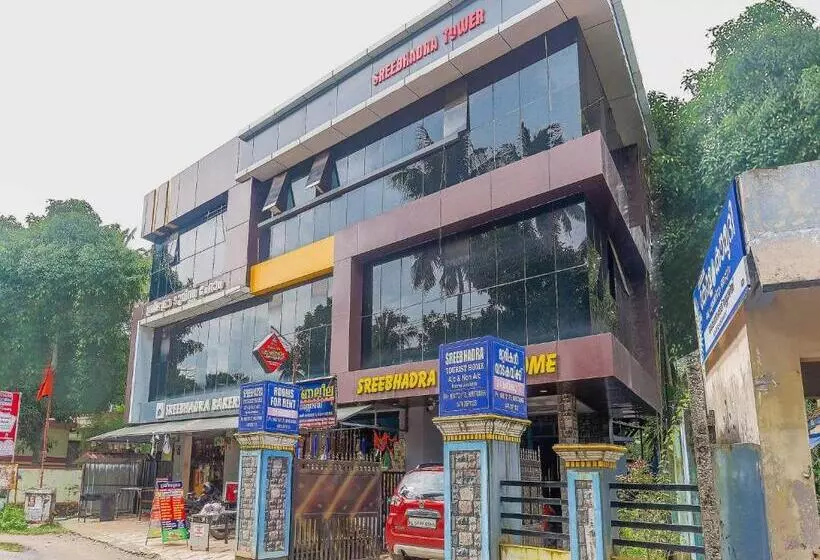 هتل Spot On Sree Bhadra Tourist Home