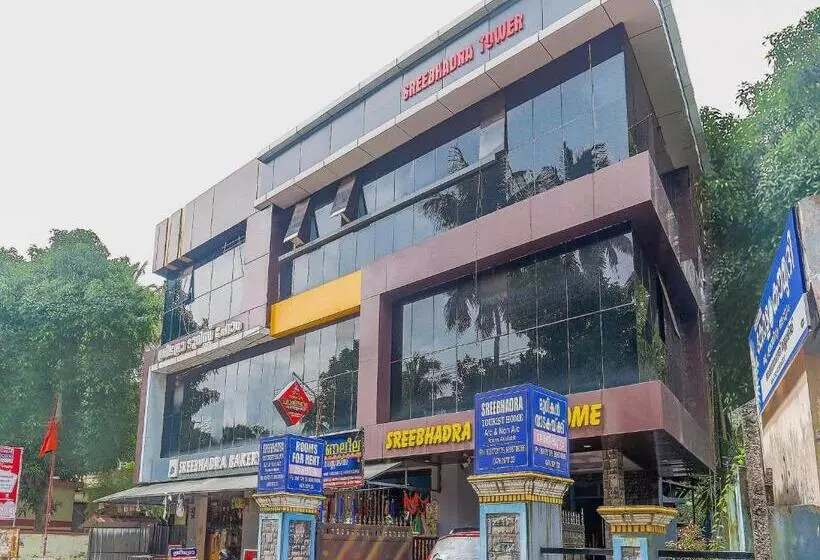 هتل Spot On Sree Bhadra Tourist Home