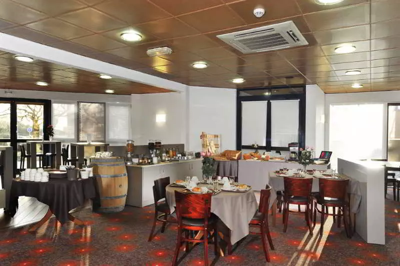 Brit Hotel Rennes St Grégoire – Le Villeneuve