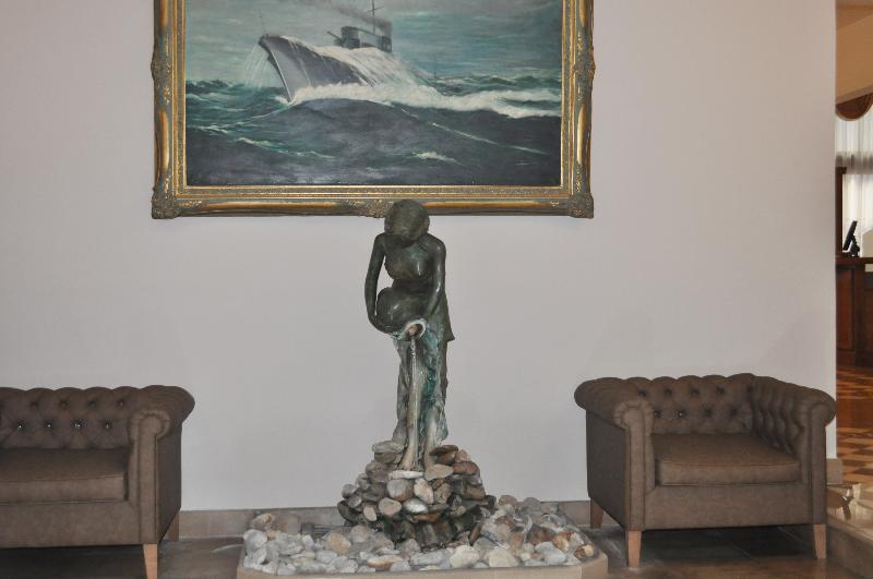 هتل Capsis Bristol Boutique