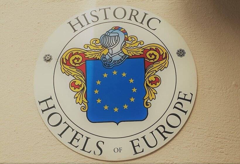 هتل Capsis Bristol Boutique