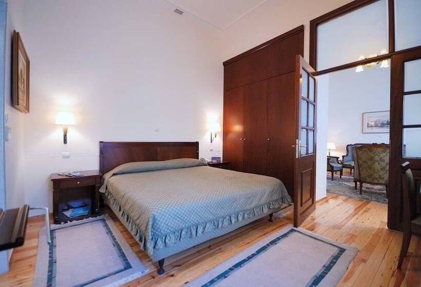 هتل Capsis Bristol Boutique