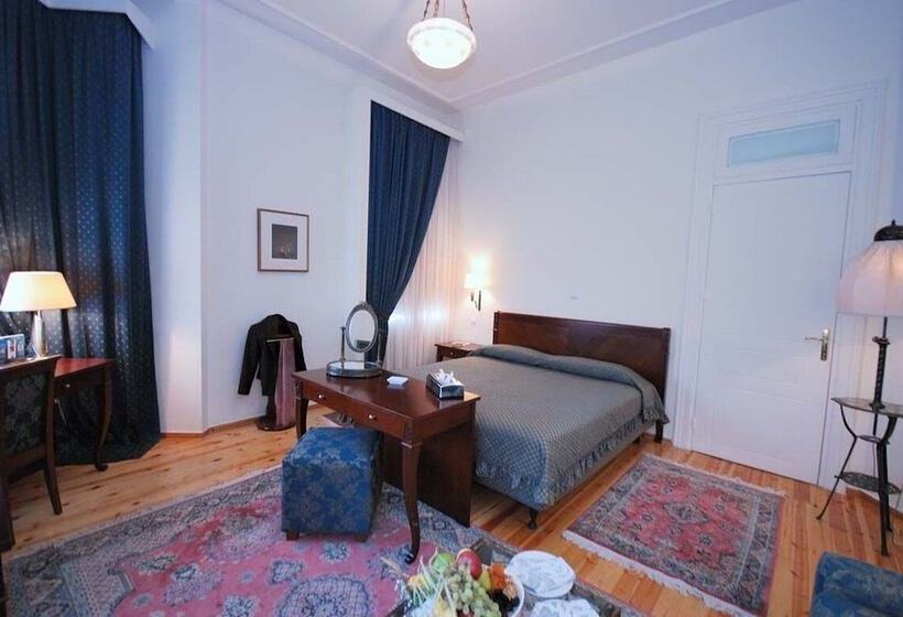 هتل Capsis Bristol Boutique