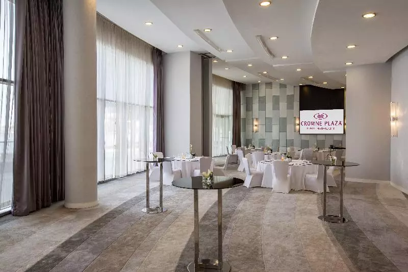 هتل Crowne Plaza Dubai Festival City