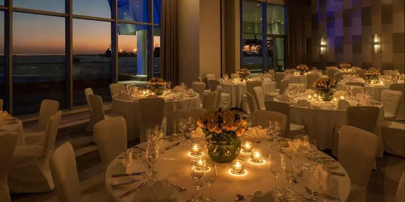 هتل Crowne Plaza Dubai Festival City