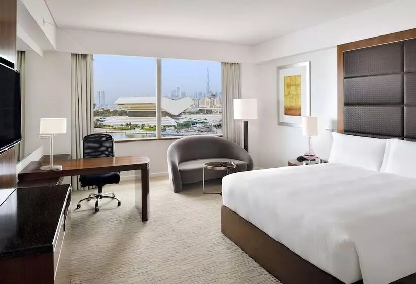 هتل Crowne Plaza Dubai Festival City