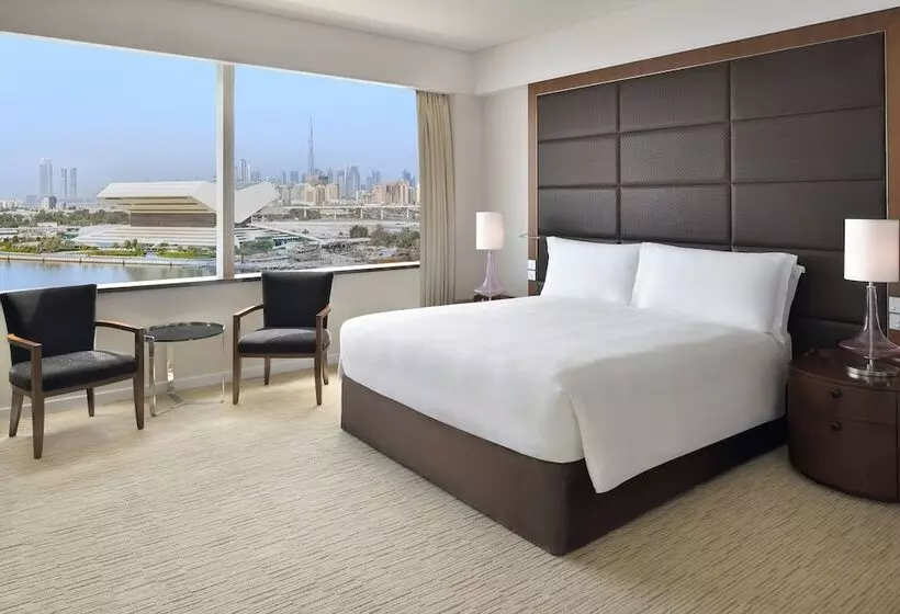 هتل Crowne Plaza Dubai Festival City