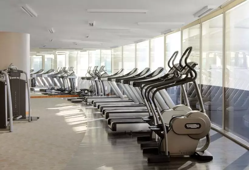 هتل Crowne Plaza Dubai Festival City