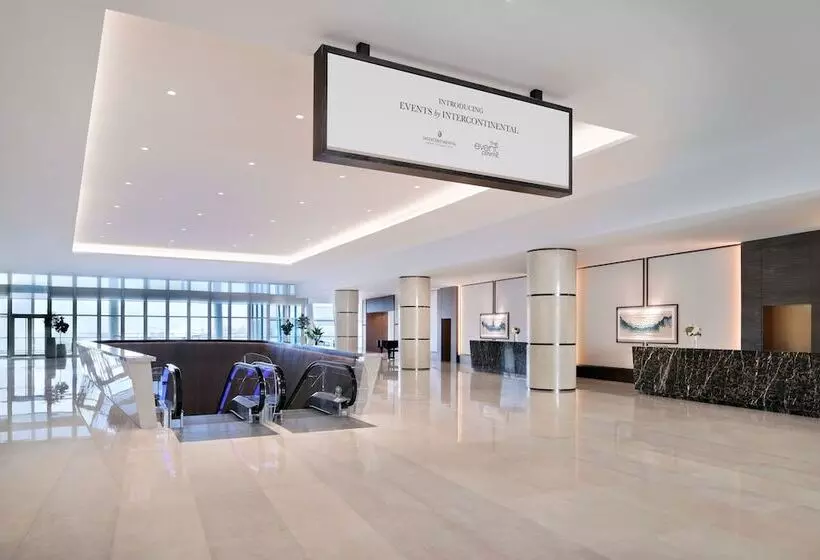 هتل Crowne Plaza Dubai Festival City