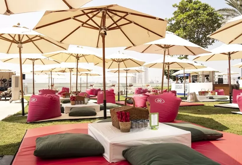 هتل Crowne Plaza Dubai Festival City