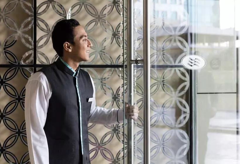 هتل Crowne Plaza Dubai Festival City