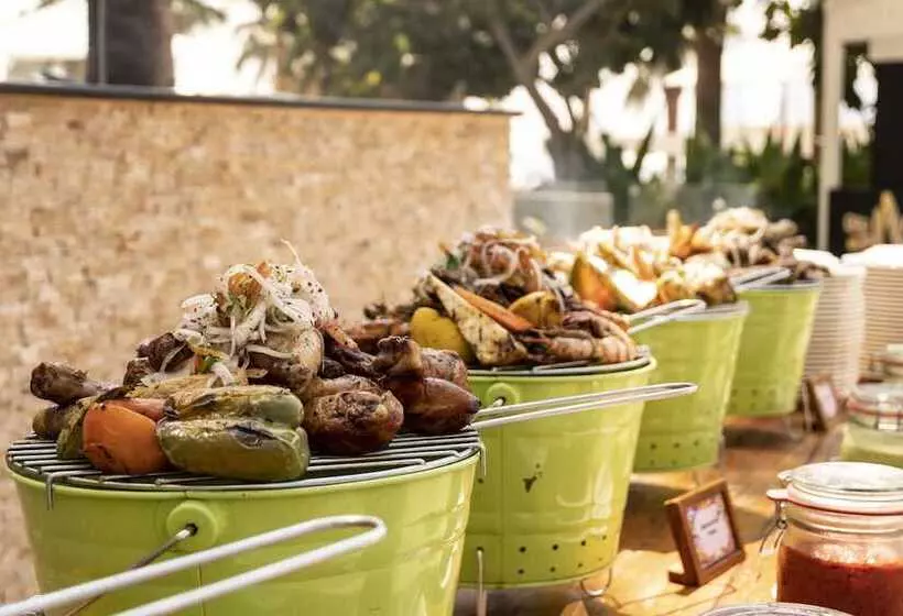 هتل Crowne Plaza Dubai Festival City