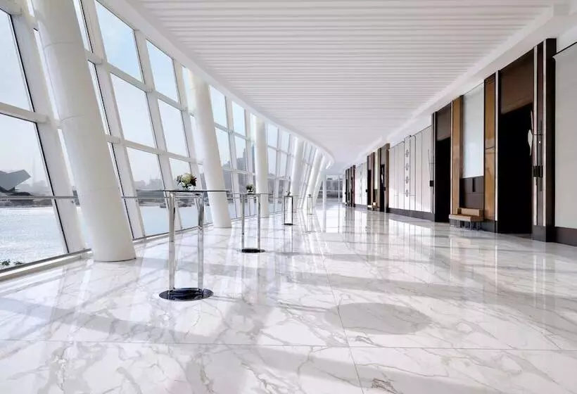 هتل Crowne Plaza Dubai Festival City