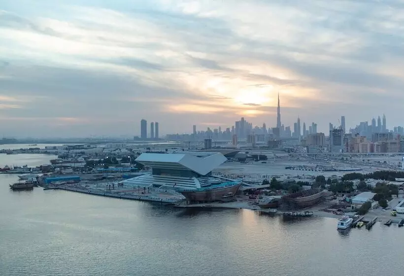 هتل Crowne Plaza Dubai Festival City