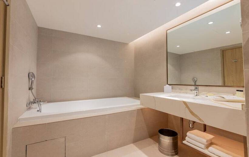 Glenmarie Hotel & Golf Resort