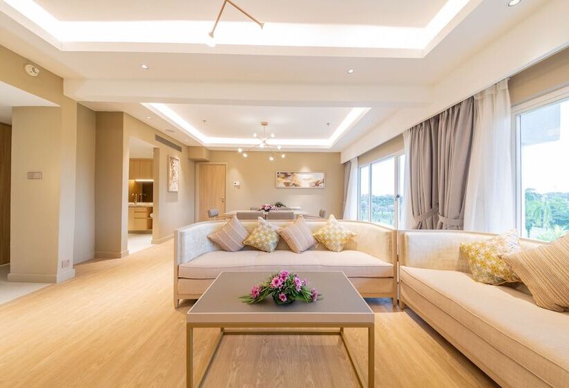 Glenmarie Hotel & Golf Resort