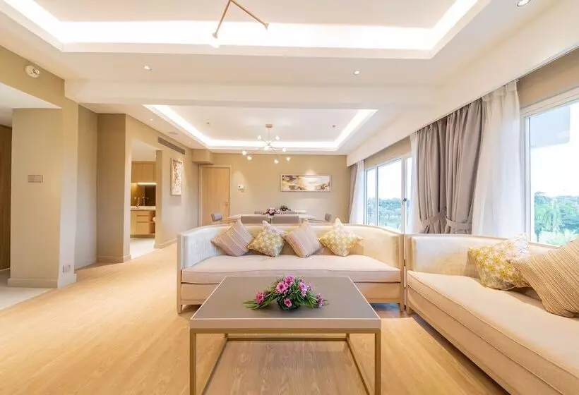 Glenmarie Hotel & Golf Resort