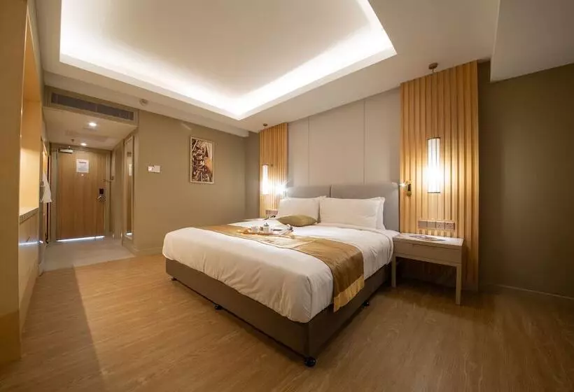 Glenmarie Hotel & Golf Resort