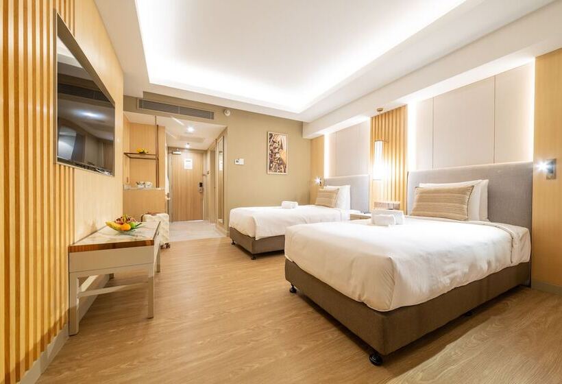 Glenmarie Hotel & Golf Resort