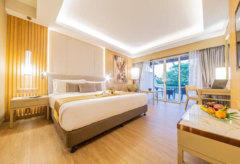 Glenmarie Hotel & Golf Resort